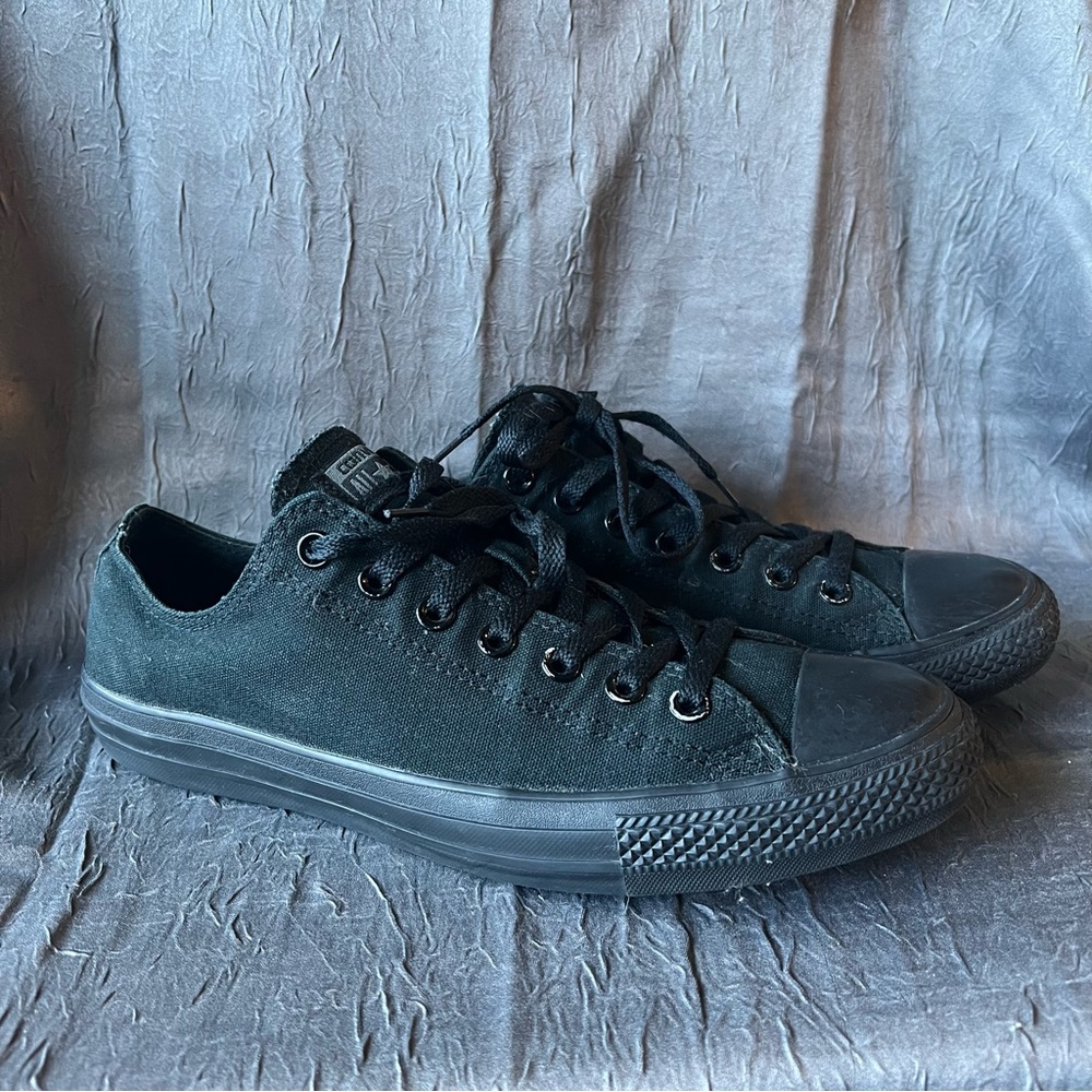Men’s Black Converse